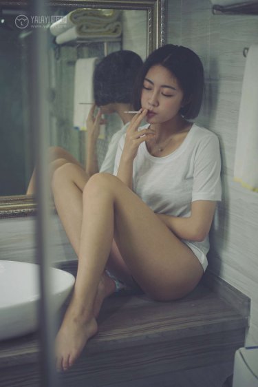 老女人揉她毛茸茸的**